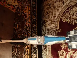 ПРОДАЁТСЯ ВЕРТИКАЛЬНЫЙ МОЮЩИЙСЯ ПЫЛЕСОС 'KITFORT' НЕМНОГО В Б/У