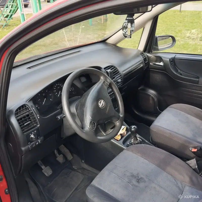 ОпельЗафира А 2.0 дизель 2002г.