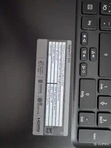 Ноутбук Acer с зарядным устройством