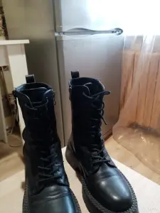 Продам ботинки женские б/у