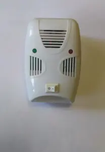 Отпугиватель насекомых и грызунов