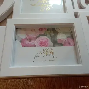 Набор рамок для фотографий (на 5 фото, новый)