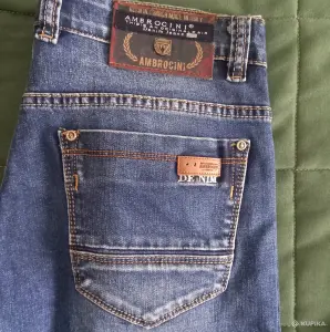 Джинсы мужские