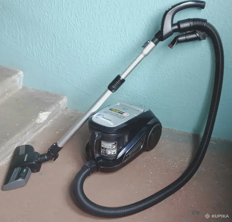 Пылесос Samsung SC9160