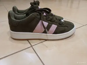 Кроссовки новые