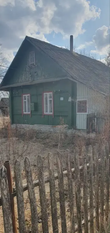 Дом в деревне Белая Липа