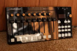 MIDI контроллер Studiologic SL Mixface