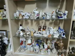 КУПЛЮ ДЛЯ КОЛЛЕКЦИИ : Вещи эпохи СССР и ранее.Картины маслом рассмотрю любую живопись , Значки , статуэтки , часы м многое другое