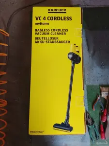 Пылесос вертикальный Karcher VC4