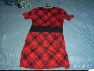 Платье красное