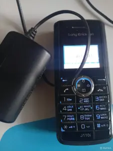 СониЭриксон+зарядное батарея держит 3 дня