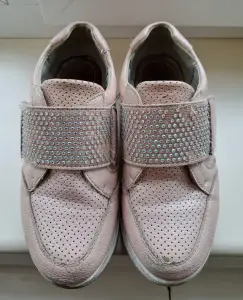Туфли нежно-розовые со стразами на липучке, р.29 (стелька 19см), б.у