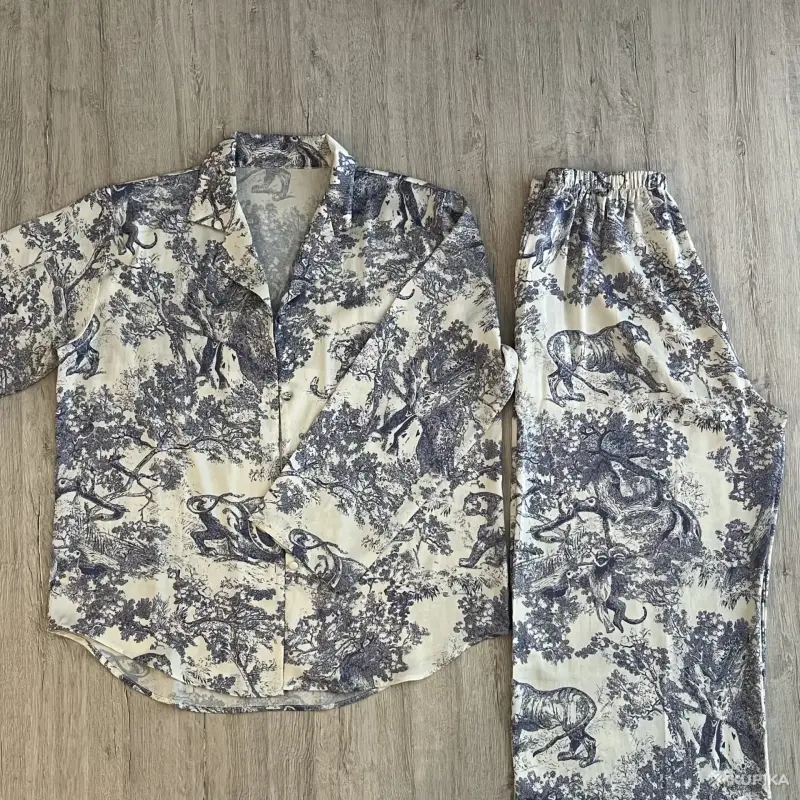 Пижамный костюм