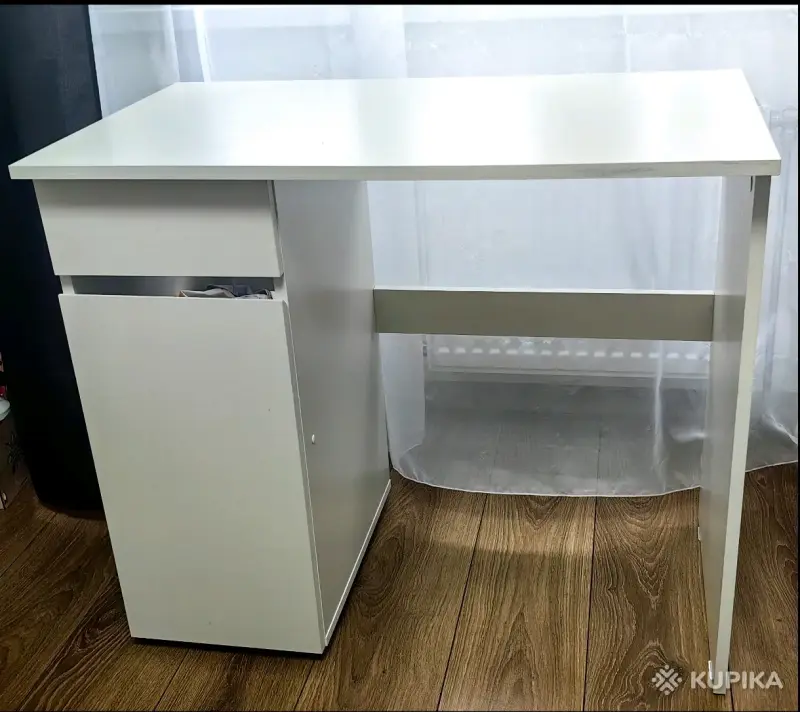 Письменный стол