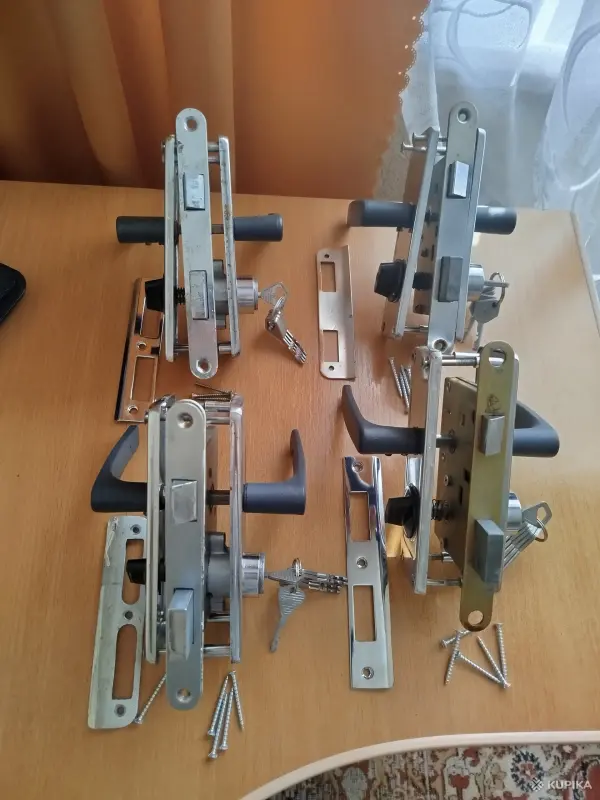 Продам замок врезной кнопочный