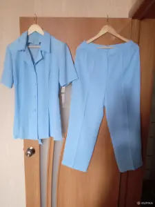 Брючные костюмы