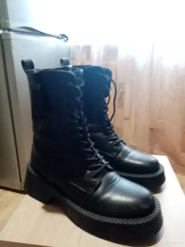 Продам ботинки женские б/у