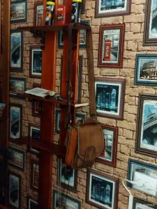 мужская сумочка. кожа. гарантия. можно в школу.\новая\.