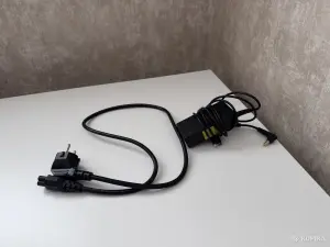 Ноутбук Acer с зарядным устройством