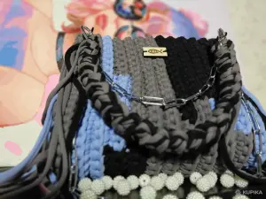 Сумочка вязаная из трикотажной пряжи