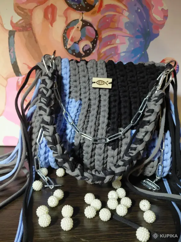 Сумочка вязаная из трикотажной пряжи