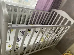 Детская кроватка с матрасом