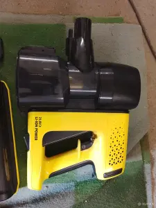 Пылесос вертикальный Karcher VC4