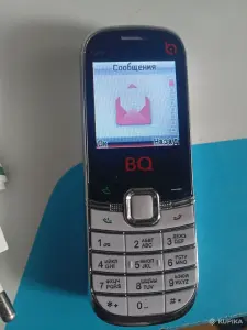 СониЭриксон+зарядное батарея держит 3 дня