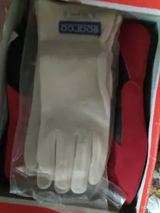 Спортивные кроссовки для гонщика