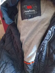 Срочно продам демисезонную фирменную куртку