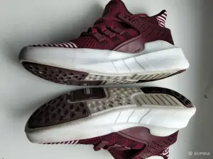 Женские кроссовки adidas р. 38