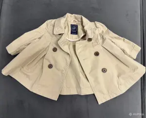 Плащ для девочки 5-6 месяцев