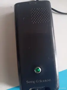 СониЭриксон+зарядное батарея держит 3 дня