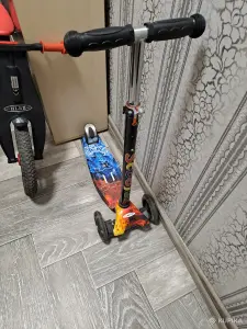 Самокат Scooter Maxi со светящимися колёсами