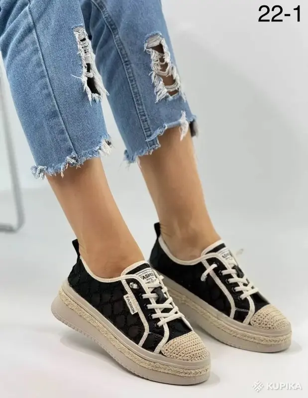 продам женские мокасины