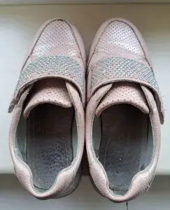 Туфли нежно-розовые со стразами на липучке, р.29 (стелька 19см), б.у