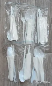 Одноразовые столовые приборы в индивидуальной упаковке