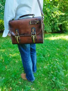 мужская сумочка. кожа. гарантия. можно в школу.\новая\.