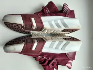 Женские кроссовки adidas р. 38