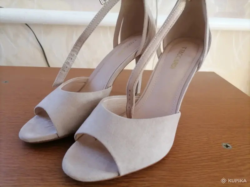 Женская обувь