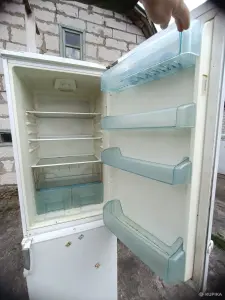 Холодильник BEKO полностью рабочий нужно вымыть