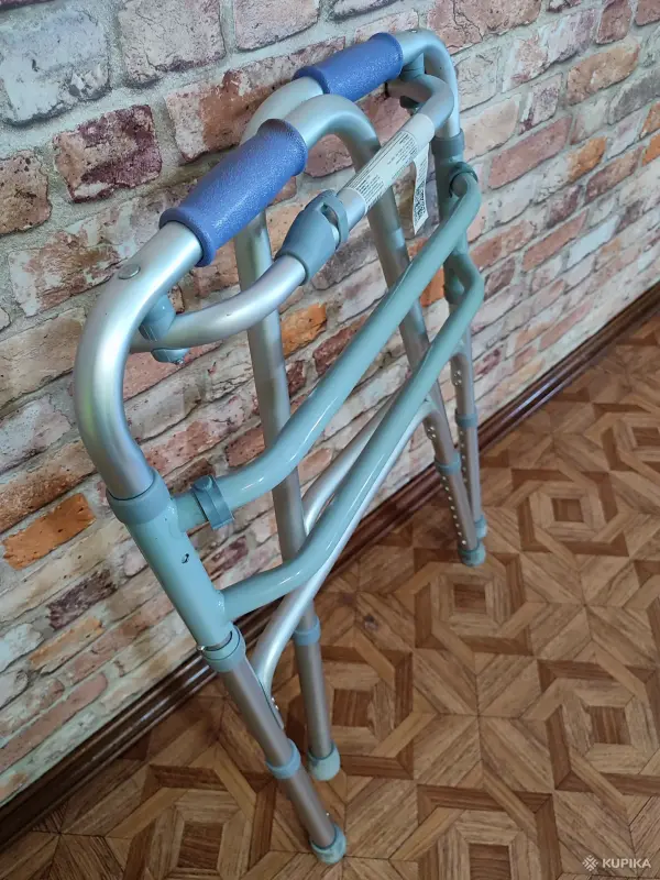 Ходунки для взрослых больных