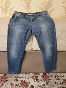 Джинсы