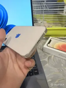 Apple iPhone 12 64GB (белый)