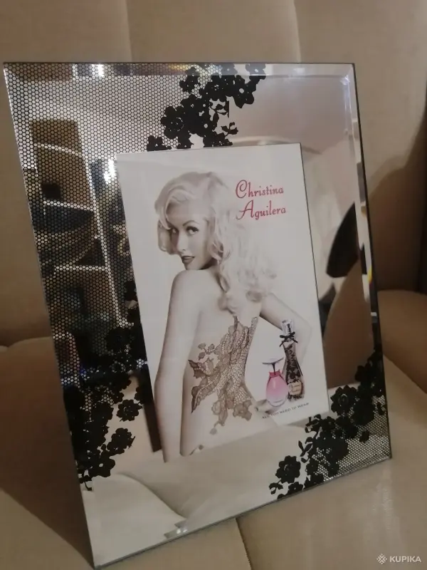 Рамка-зеркало для фото Christina Aguilera идея для подарка
