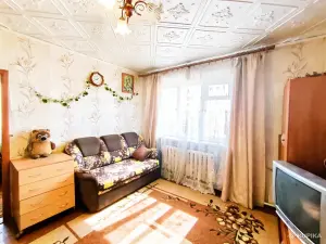 Продаётся уютная 2-комнатная квартира с мебелью в гп.Воропаево. Рядом магазин, поликлиника, лес, речка