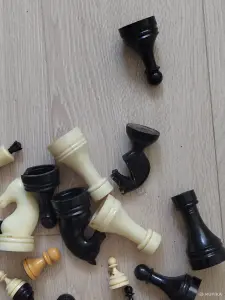 Шахматные фигуры разные