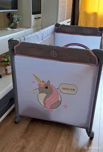 Манеж-кровать Caretero для сна и игры, рисунок Единорожки, состояние отличное