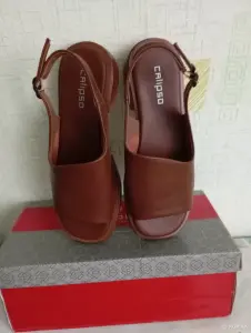 Босоножки женские