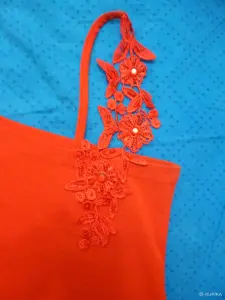 Топик красный